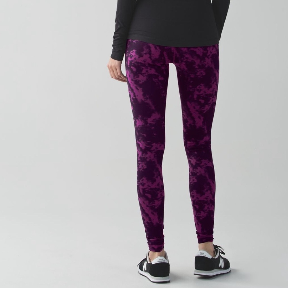 Plum/black lululemon wonder under pants/leggings
